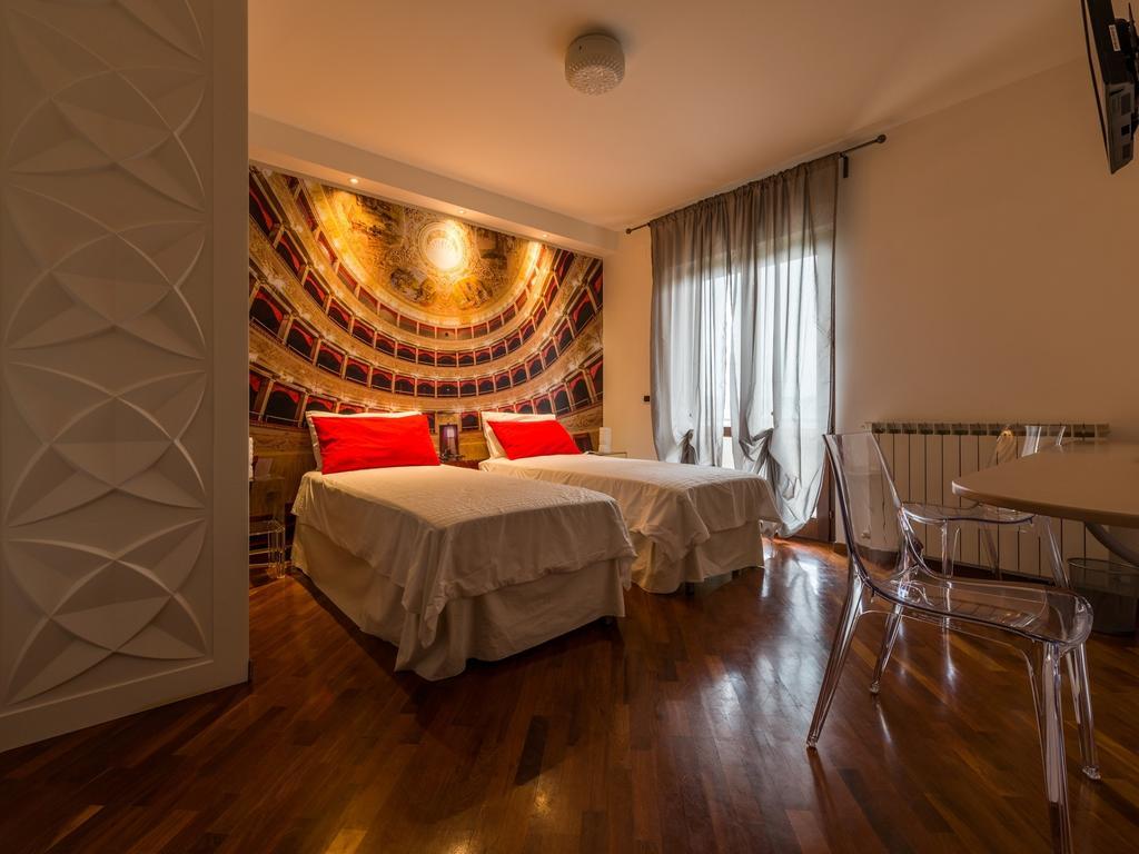 Alla Scoperta Delle Marche Camerino Quarto foto